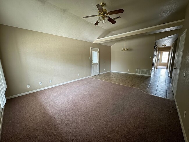 Photo - 4706 John David Dr Unidad A