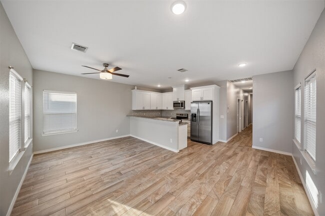 Building Photo - 16928 Kempwood