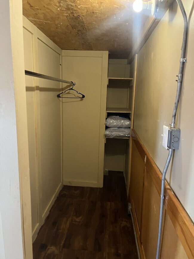 Photo - 103 W Railroad St