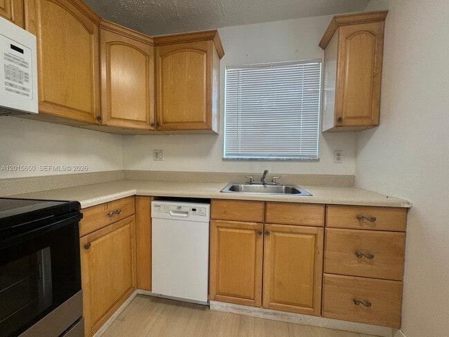 Photo - 4122 SW 61st Ave