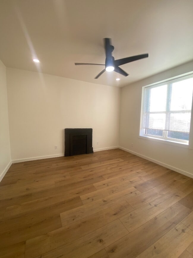 Photo - 4716 Louisiana Ave Unit 2F