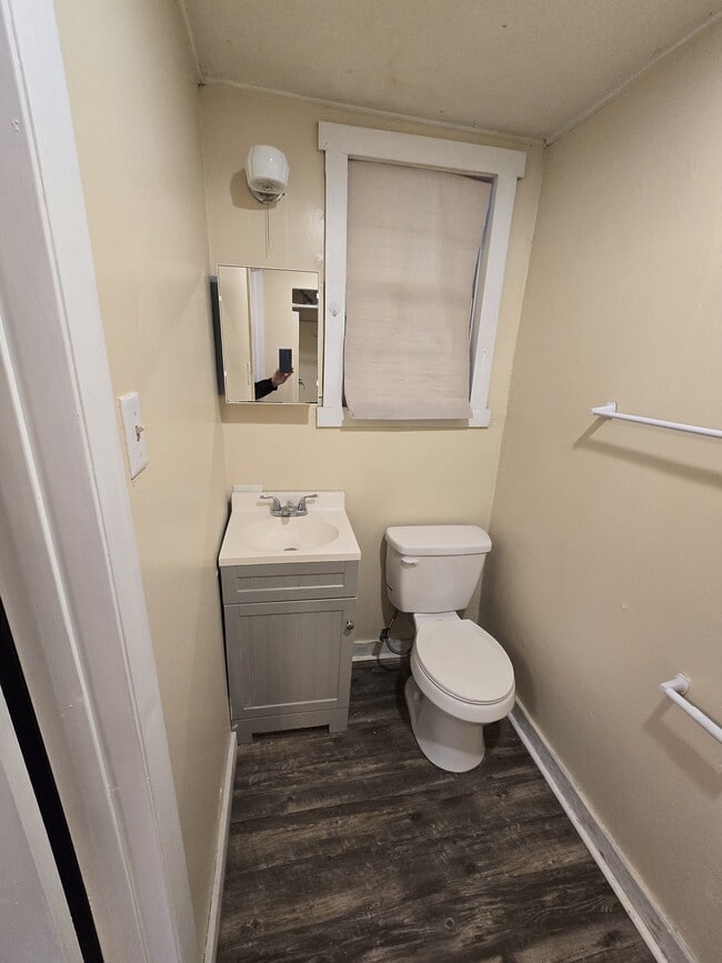 Bathroom - 527 Waverly St Apartments