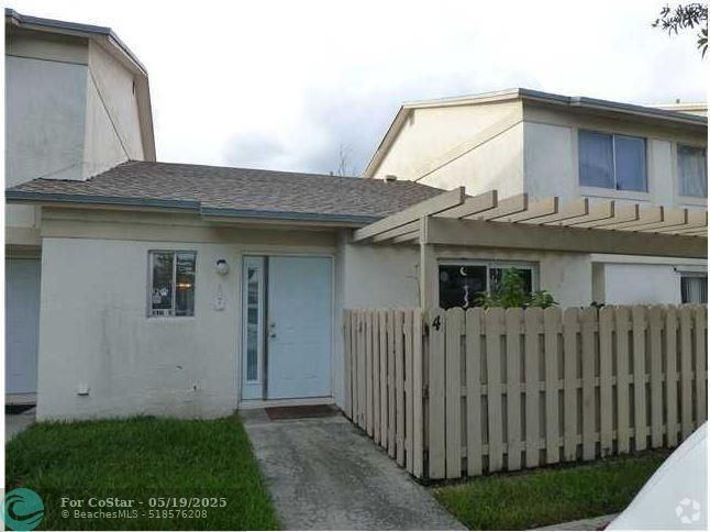 Building Photo - 10875 NW 29th Manor Rental