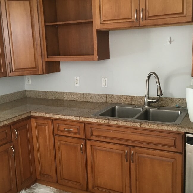 Photo - 1918 Larkins Way