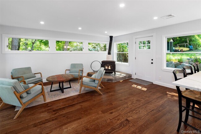 9 S Shore Dr