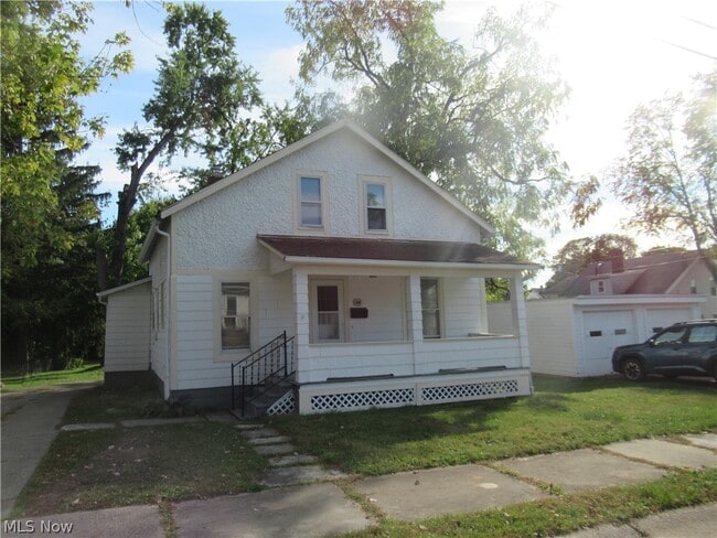 Building Photo - 14 Elm St