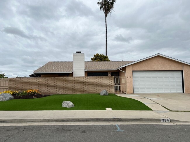 Photo - Spacious Mid Century VIEW Home