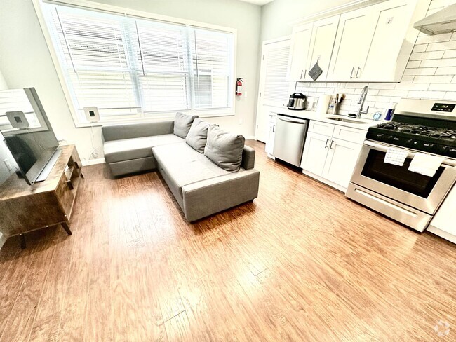 Building Photo - 40 Vroom St Unit 3 B Rental