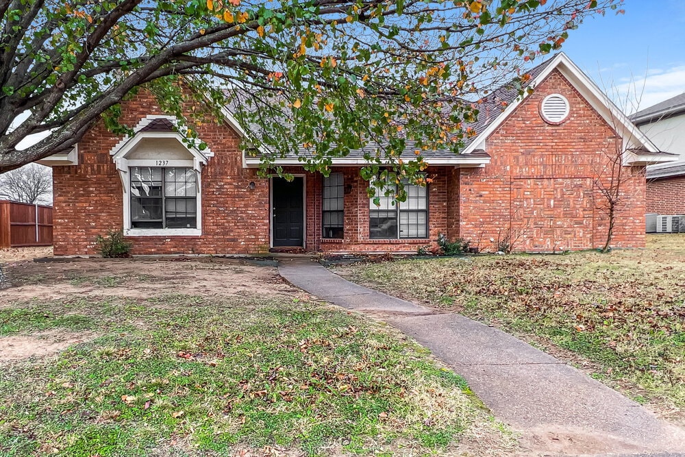 Photo - 1237 Essex Dr
