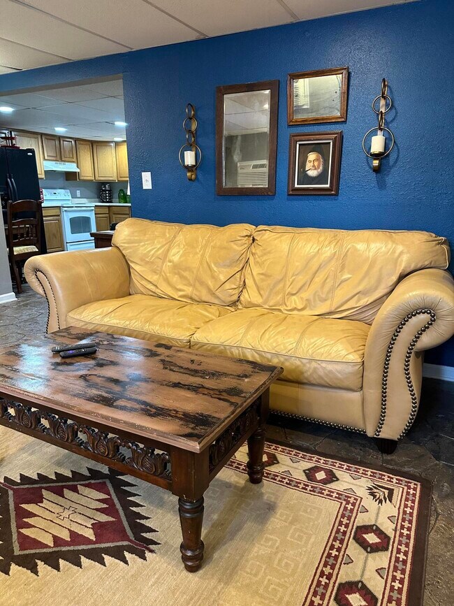 Photo - 1601 Hinkson Ave