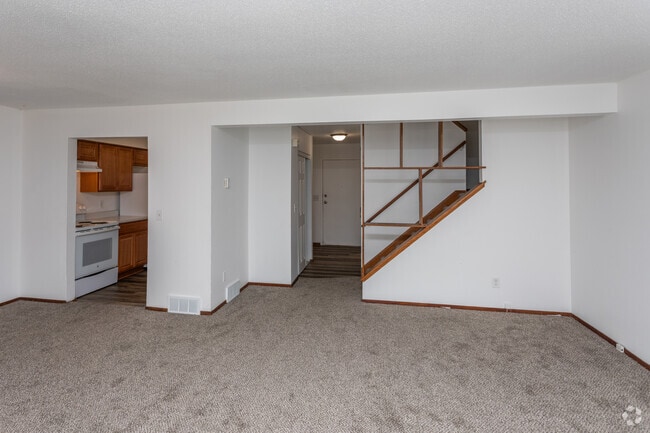3BR, 1.5BA - 1,300SF