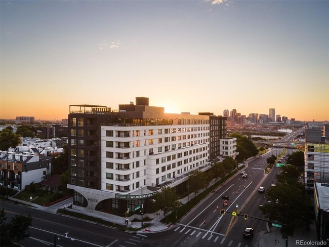 Building Photo - 1521 Hooker St Unit 322