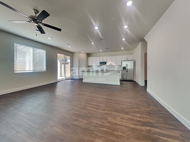 8831 Crinkle Leaf Ave