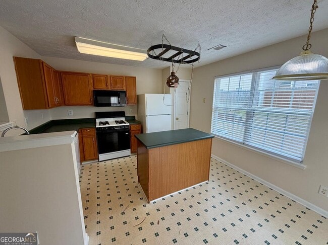 Photo - 235 Meadowridge Dr