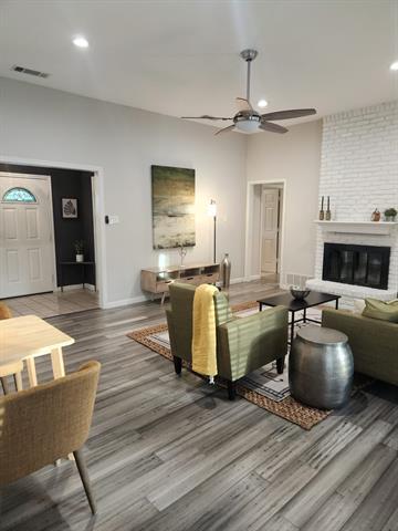 Photo - 16235 Red Wood Cir N