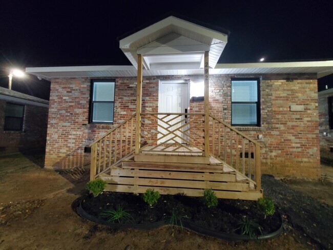 Photo - 292 Quick St
