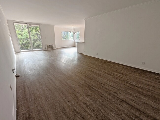 Photo - 118 S Wetherly Dr Unidad 210