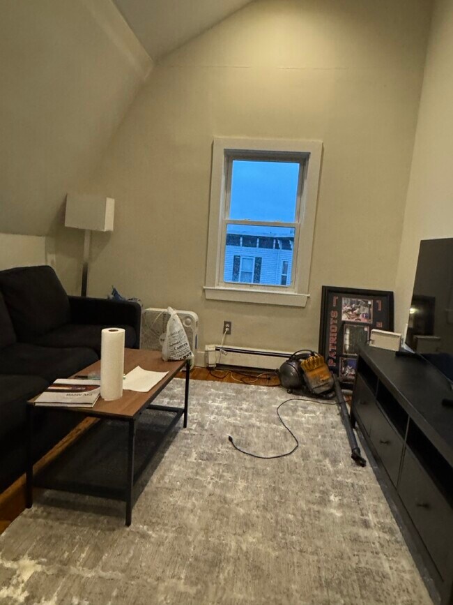 Photo - 839 Parker St