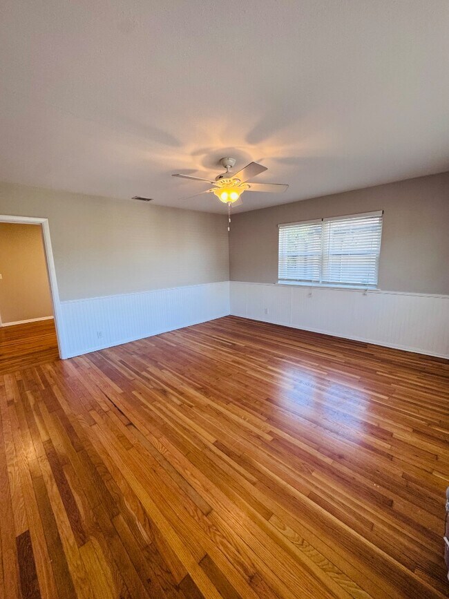 Photo - 1234 Belmont Terrace