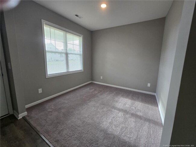 Photo - 135 Cromwell Ct
