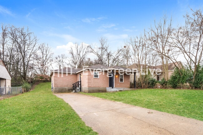 Photo - 837 Pitney Ln