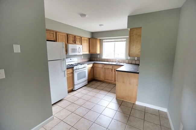 Photo - 865 Grand Ave NE Unit #C