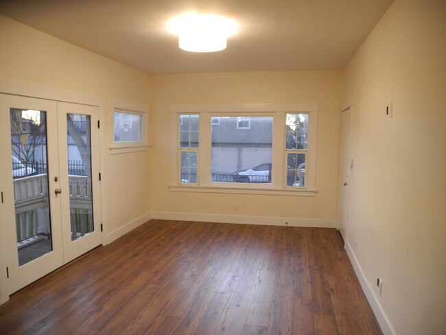 Photo - 1932 Henderson Ave Unidad 1932