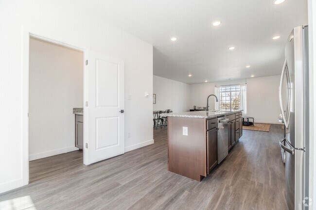 Building Photo - 1167 Sable Blvd Rental