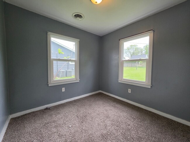 Photo - 3 bedroom 1 bath house in Marion Near Thomas Park.