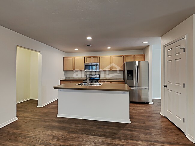 Photo - 724 N Carisbrooke Ave