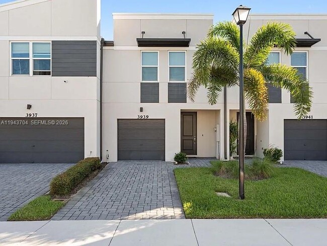 Photo - 3939 SE Mentmore Ln