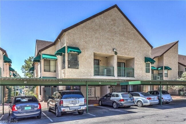 460 Elm Dr Unit 204