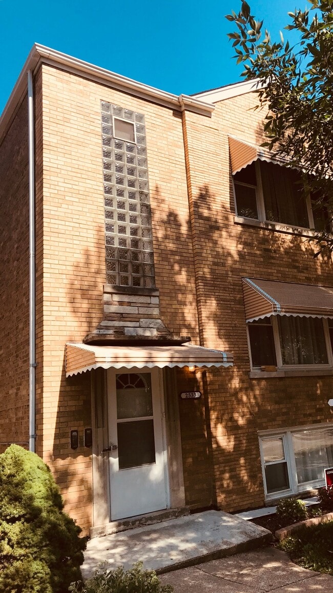 Building Photo - 2533 S 57th Ct Unit 1