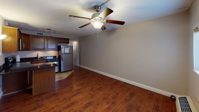 Building Photo - 510 14th St Unit ET402 BR1 (HOLD)