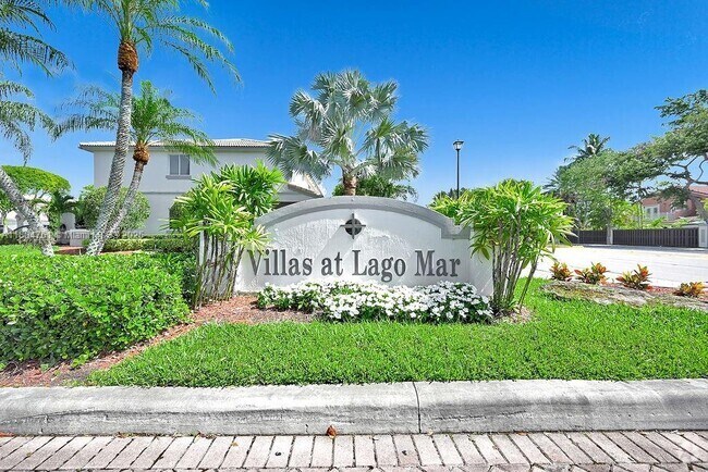 Building Photo - 16340 SW 75th St Rental