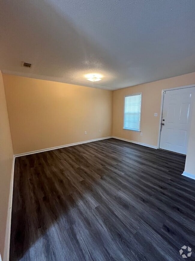 Building Photo - 1819 Hazel Dr Unit A Rental