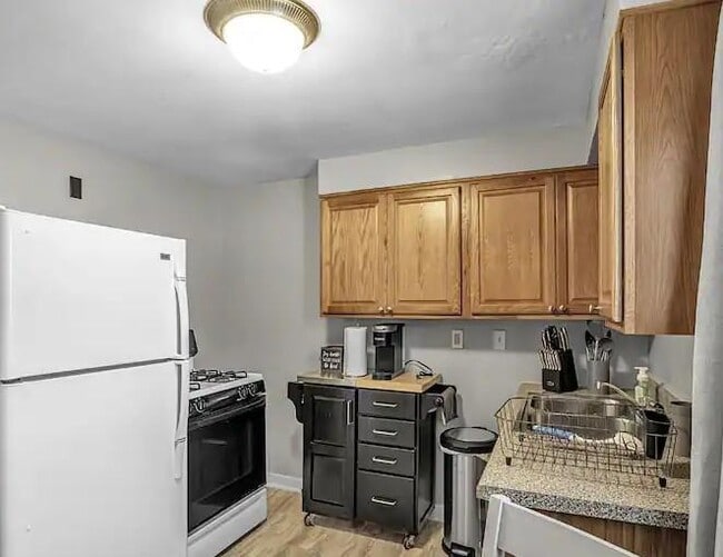 Photo - 111 Midland Ave Unit Upper