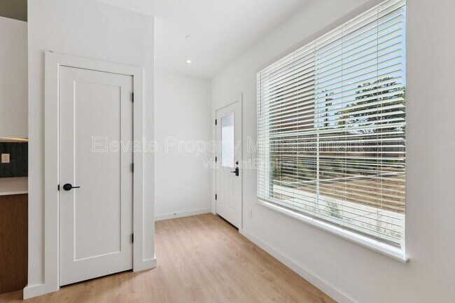 Photo - 1624 NW 17th St Unit 103