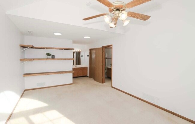 Photo - 437 Village Creek Dr