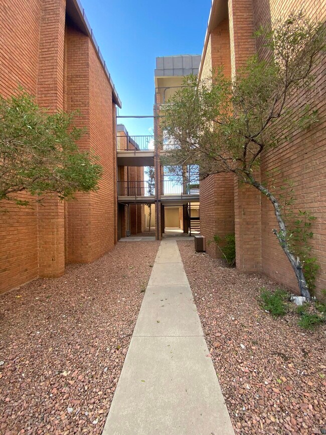 Photo - 4433 N Stanton St