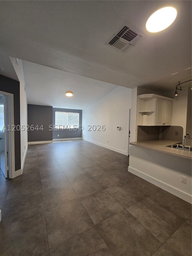 Building Photo - 18324 NW 68th Ave Unit L