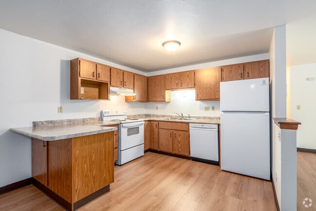 3BR, 1BA - 900SF - Kitchen - 516 Baird Creek Road