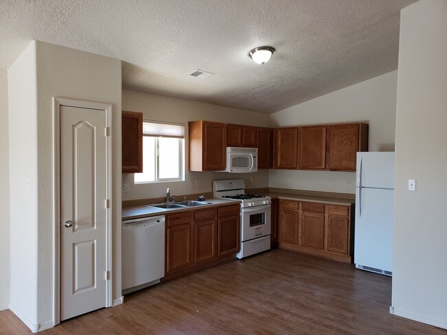 Photo - 840 Purple Aster Ave SW