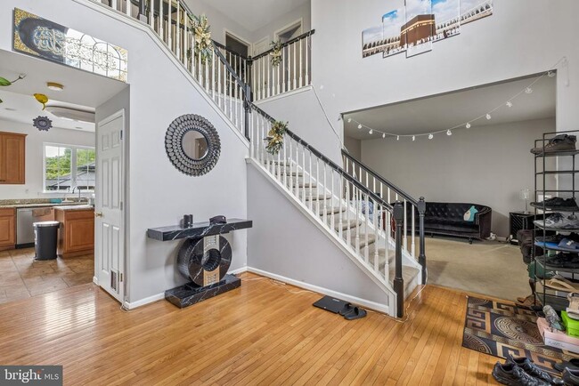 Photo - 211 Tollgate Rd