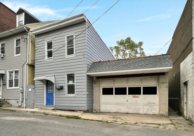 18 S Lehigh St
