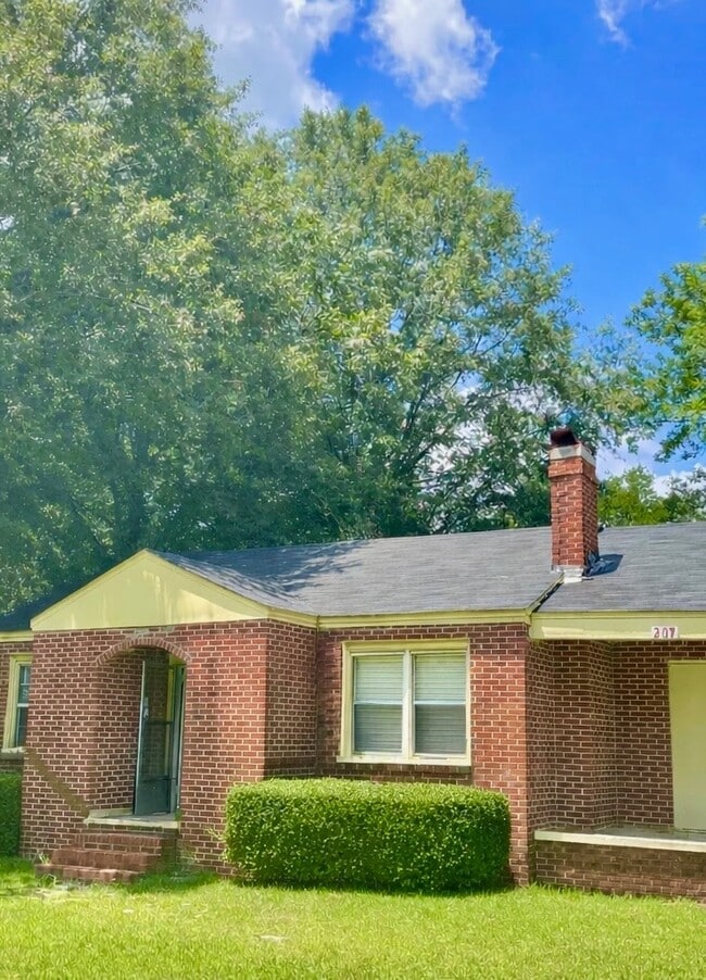 Building Photo - Cedar Drive