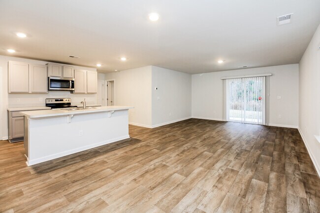 Photo - 523 Sugar Pne Dr