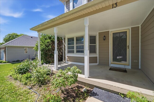 Photo - 13 Saddlewood Ct