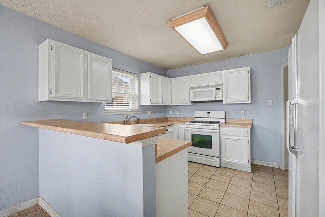 Photo - 454 Lost Rock Dr