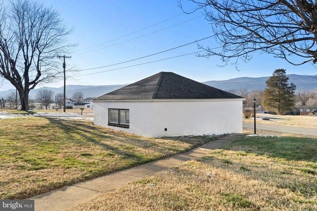 Photo - 701 S 2nd St